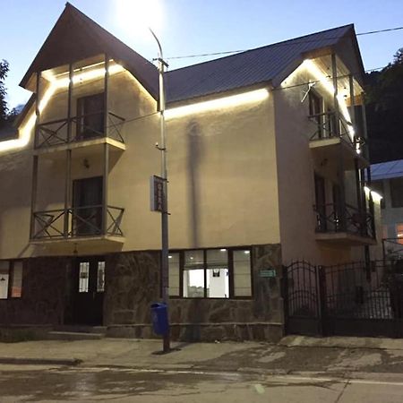 Guesthouse Gera Mestia Buitenkant foto