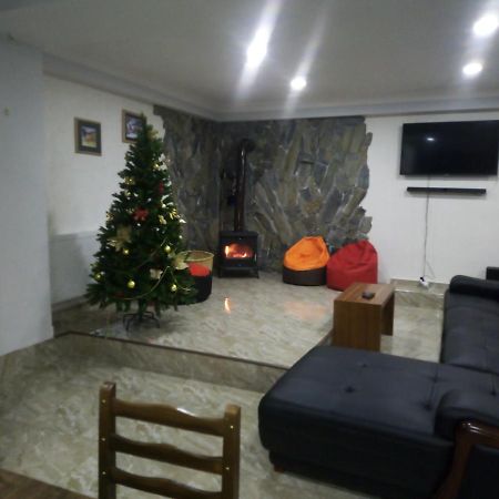 Guesthouse Gera Mestia Buitenkant foto