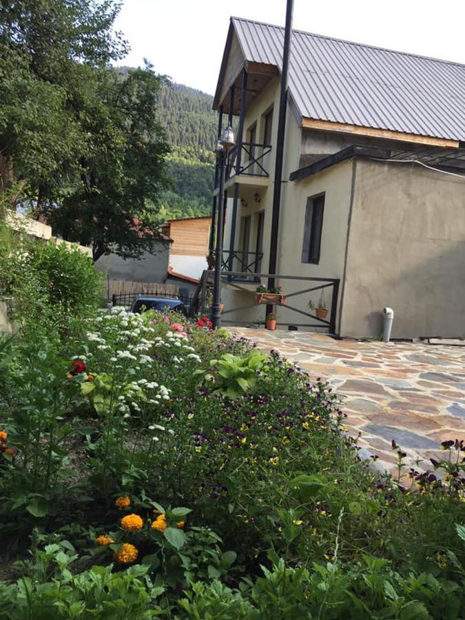 Guesthouse Gera Mestia Buitenkant foto