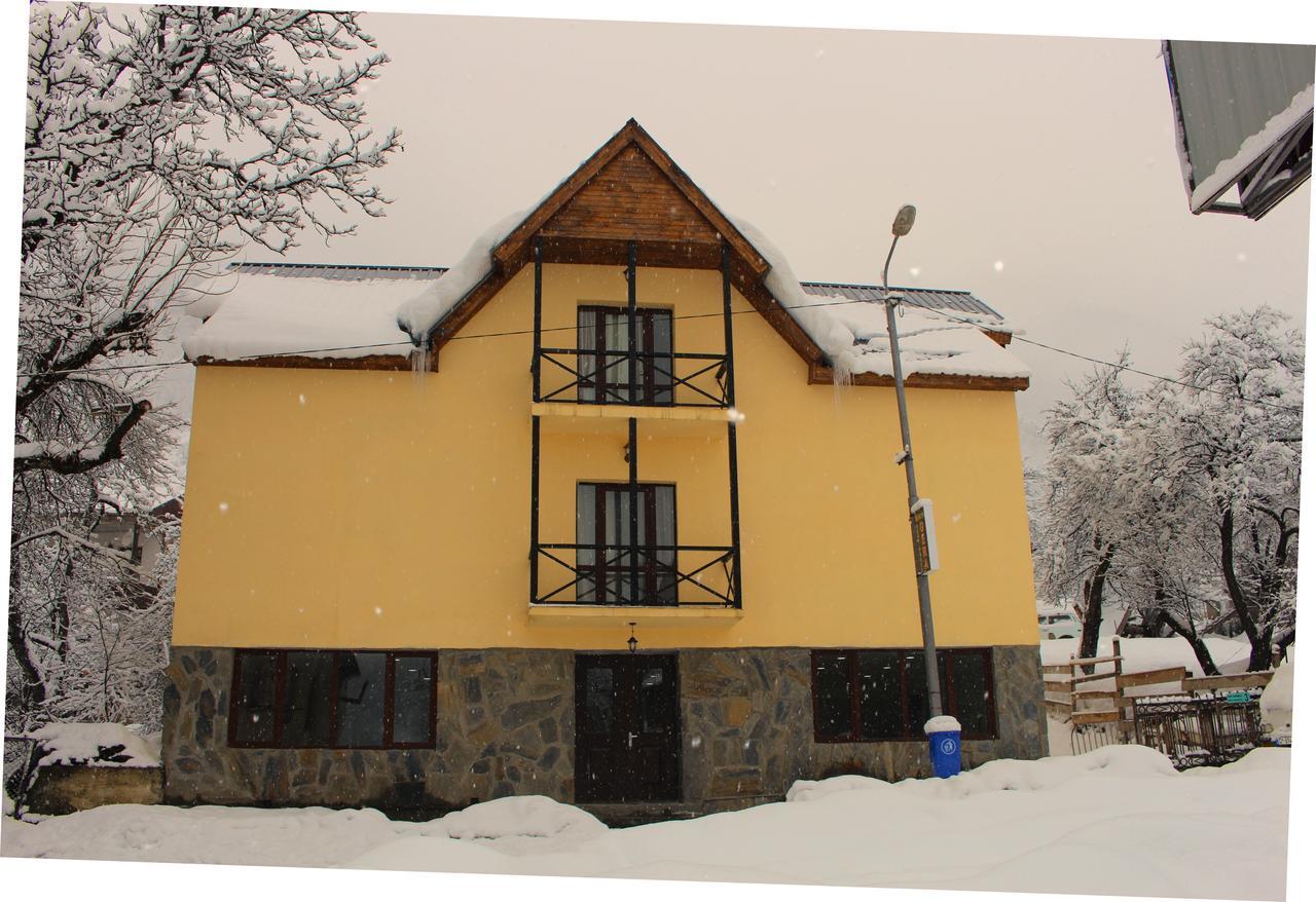 Guesthouse Gera Mestia Buitenkant foto