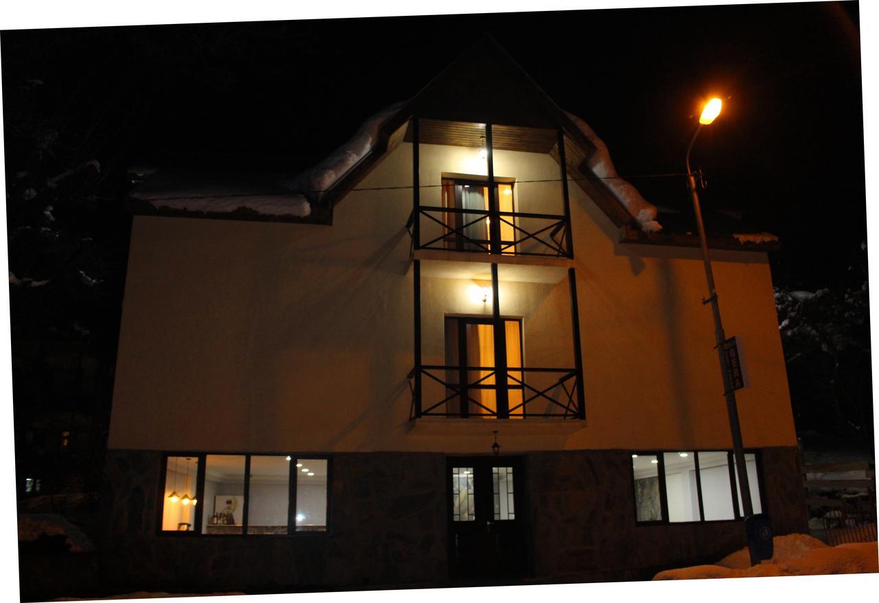 Guesthouse Gera Mestia Buitenkant foto
