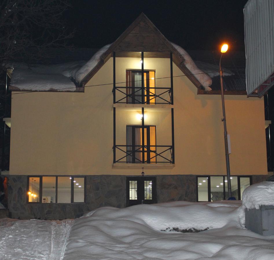 Guesthouse Gera Mestia Buitenkant foto