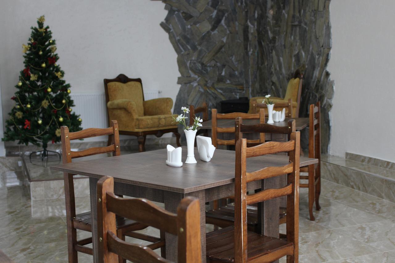 Guesthouse Gera Mestia Buitenkant foto