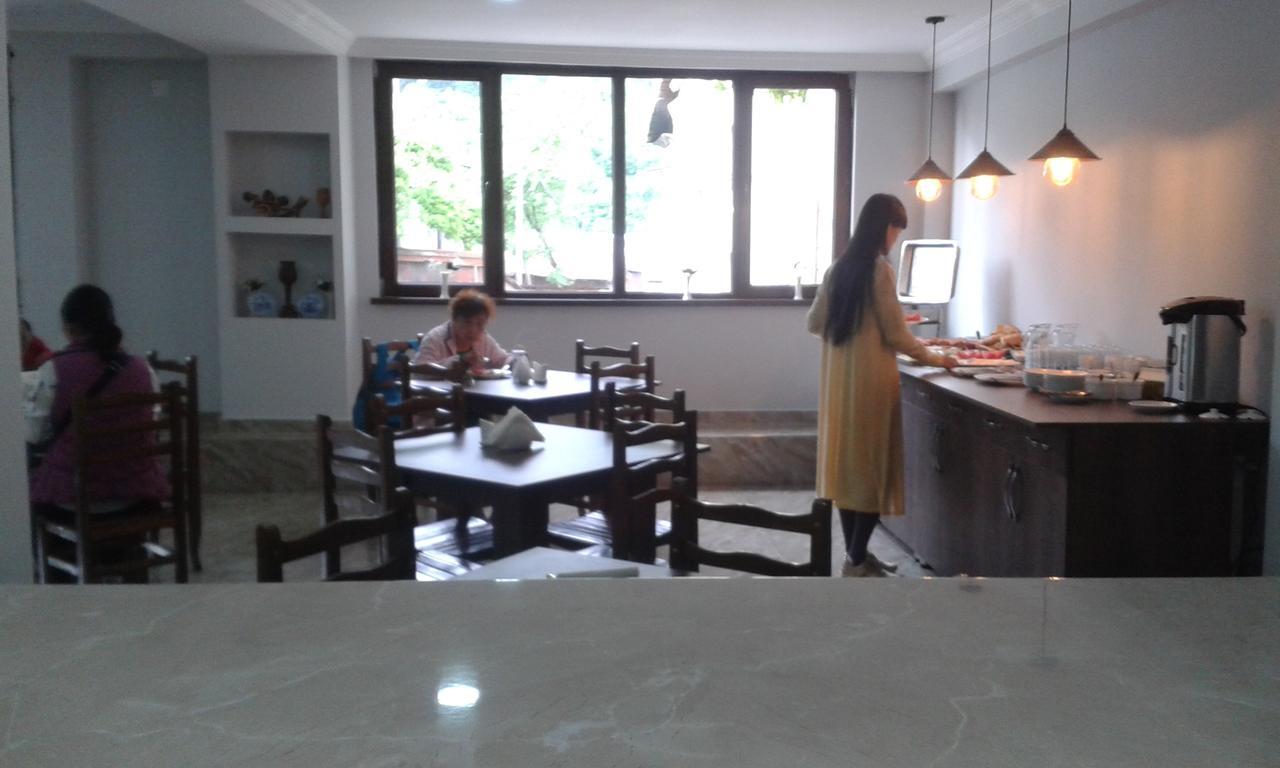 Guesthouse Gera Mestia Buitenkant foto