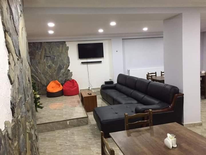 Guesthouse Gera Mestia Buitenkant foto