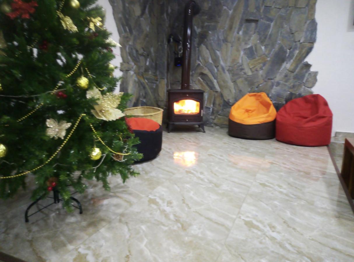 Guesthouse Gera Mestia Buitenkant foto
